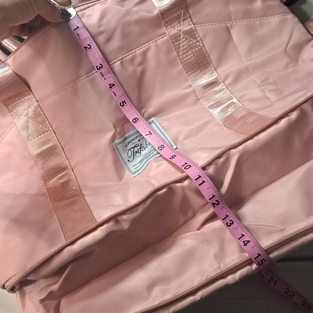 Light Pink Travel Duffel Bag With Zip Extending Bottom - Picture 5 of 11